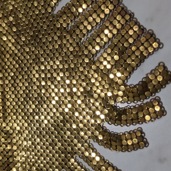 RARE STYLE FRINGE Whiting & Davis Vintage Gold Tone Mesh Fringe Bib Necklace. - Picture 6 of 10